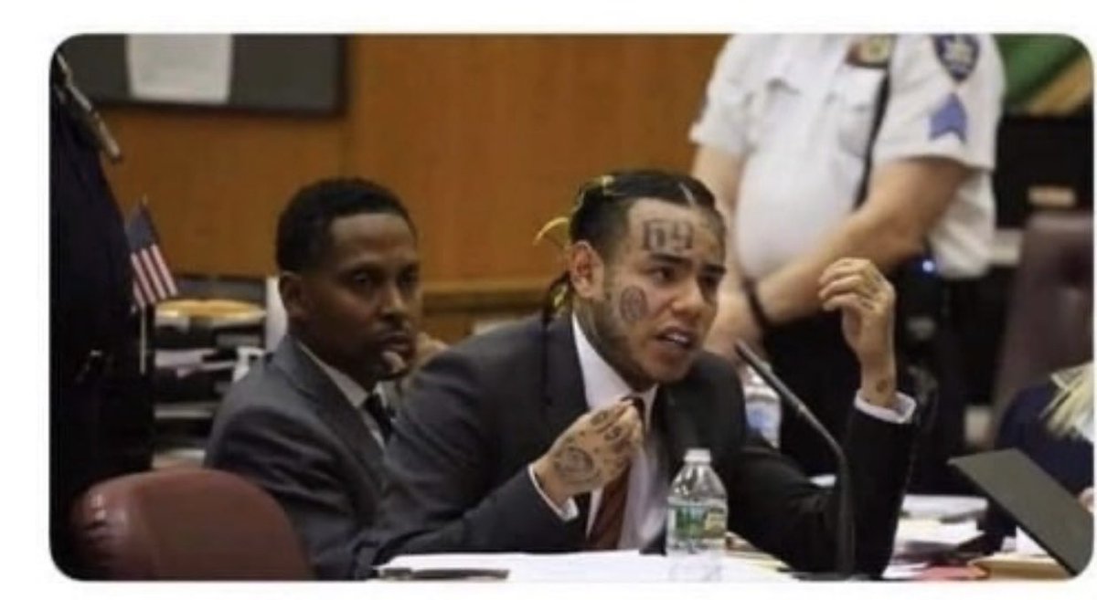RandyTheLightLV's tweet photo. Judge: You’re facing 15-20 years in prison.
Teksashi69: You know there’s local bitches over 40 in the club still? https://t.co/W55SEiYTRC