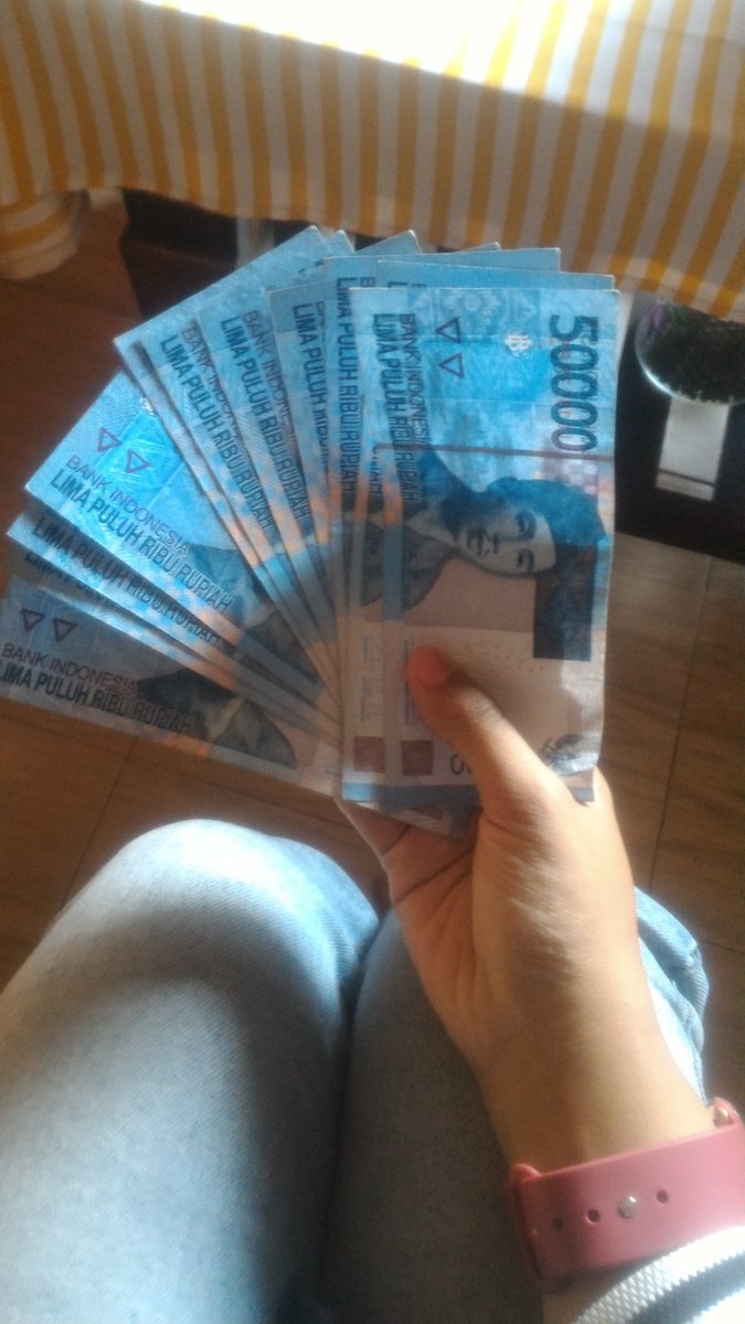 Ayas ngadain give away seberapa banyak yg mau?
Yg mau, syaratnya gampang. Cuma rt sama doain aku yg bbaik2 aja. Nnti aku umumin aku pilih secara acak. Aku tunggu sampe besok.
Oiya, 100rb untuk 2 pemenang.

Semoga beruntung, banyakin doa dan solawat ya..