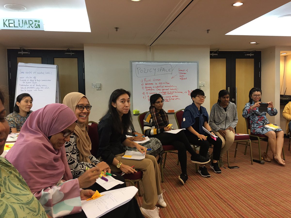 honeyean's tweet photo. #PersonalActionPlans Our #Love-#Friendship-#Knowledge Circle. ❤️❤️ @apwld @WCCPenang #FLTPMY19 #FLTP Safe travels back to our homes all over 🇲🇾 #Sarawak #Sabah #Penang #KL #NegeriSembilan #Johor #Putrajaya #Selangor #Perak #Terengganu https://t.co/qzbCbGPzLe