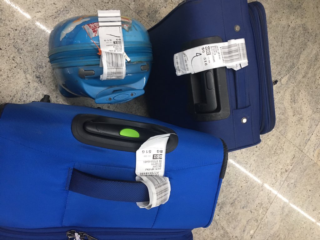 raunakmahajan's tweet image. What the heck @flyspicejet I pay extra for #SpiceMax and my baggage comes without Priority Tags!!! Had to wait more than 20mins at the baggage belt.

Do u intend to compensate me for this inconvenience?