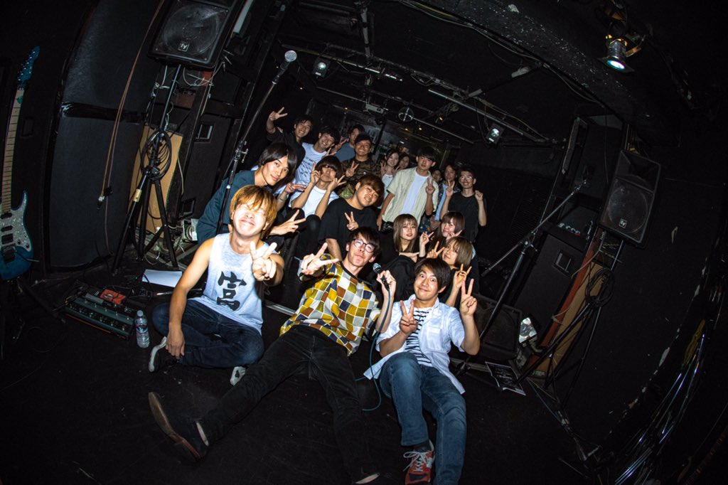 _musyoku__'s tweet photo. 9/13(金)@心斎橋AtlantiQs
UnderstanD 1st mini album レコ発イベント『あなたへのメッセージ』

UnderstanD 撮影

載せるの遅れてました
今日はファルセットで鳴くねこのレコ発撮影で終わったらそのまま京都行って車で長野！明日はりんご音楽祭！！ https://t.co/8EbjjV5mMU