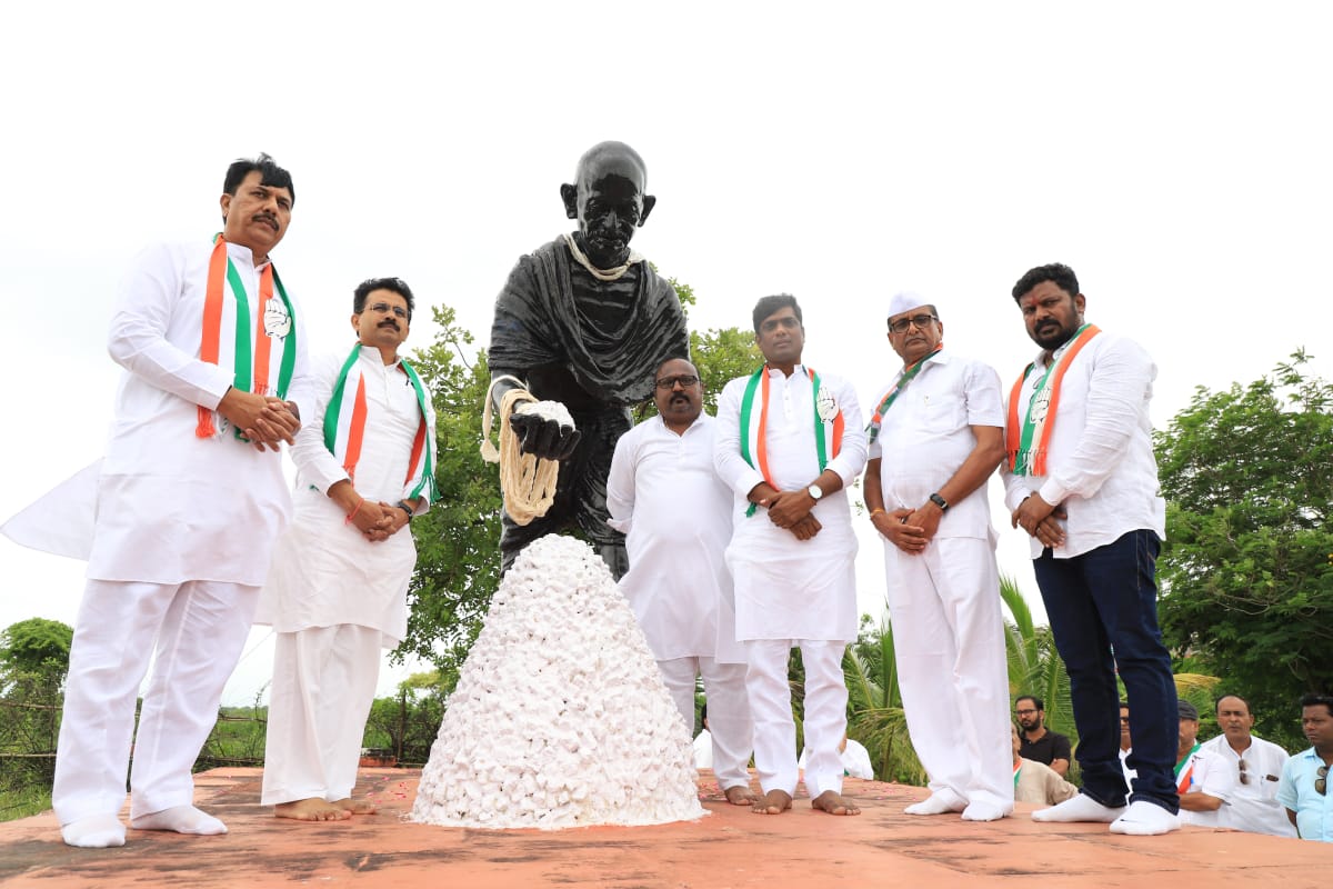 NavsarjnGujarat's tweet photo. પ્રથમ દિવસ તા. ૨૭/૦૯/૨૦૧૯
દાંડી થી સુરત #ગાંધી_સંદેશ_યાત્રા https://t.co/6cmfRnklfs