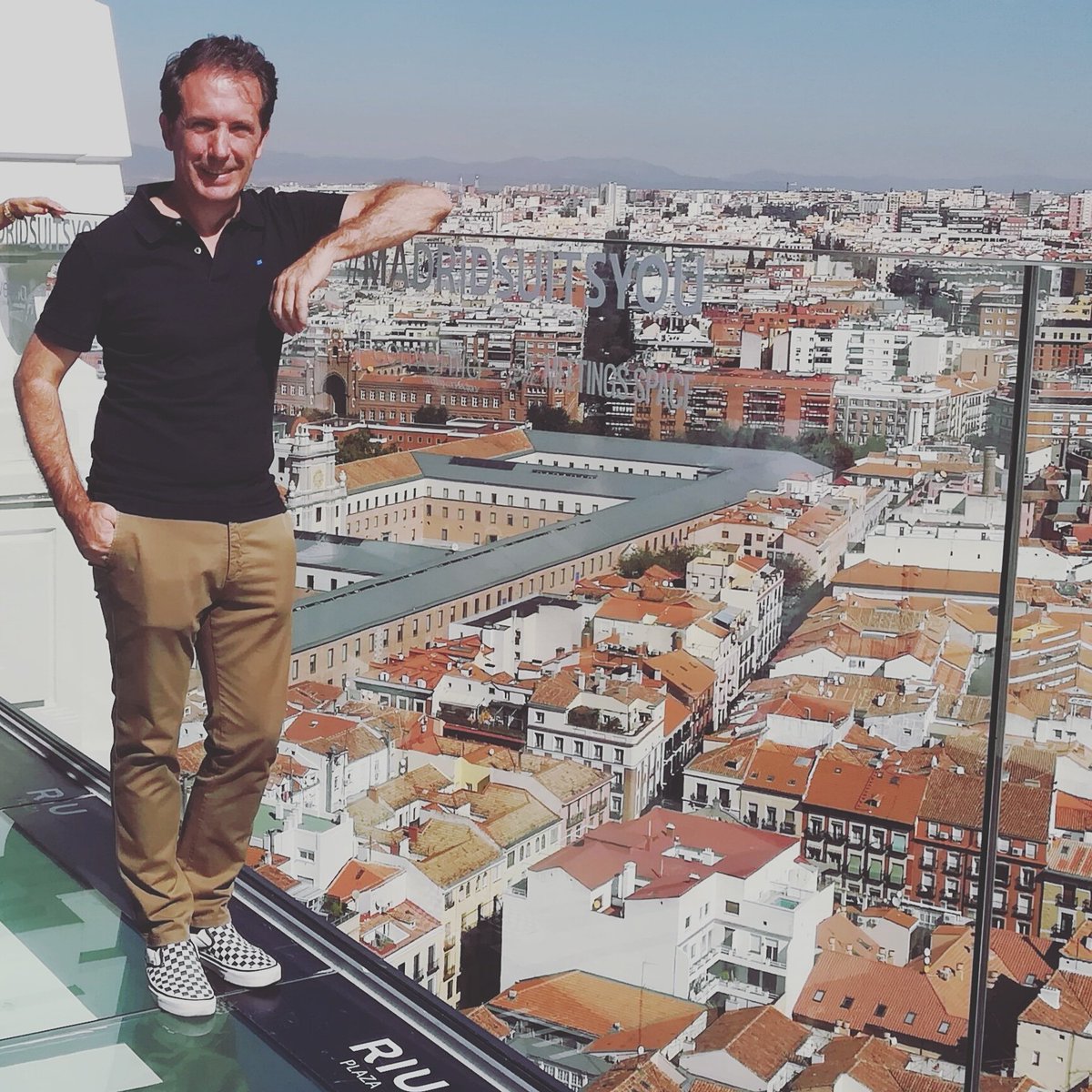 MarcoPoloenZap's tweet photo. #DiaMundialDelTurismo | ♥️💯 Yo, me quedo con #Madrid, sin duda, es una ciudad que cuando la conoces, te quedas. Y lo más importante, te acoge ✨ @Visita_Madrid
#Madridesmás #deMadridalcielo #MadridBlogger https://t.co/uRJGW23vUV