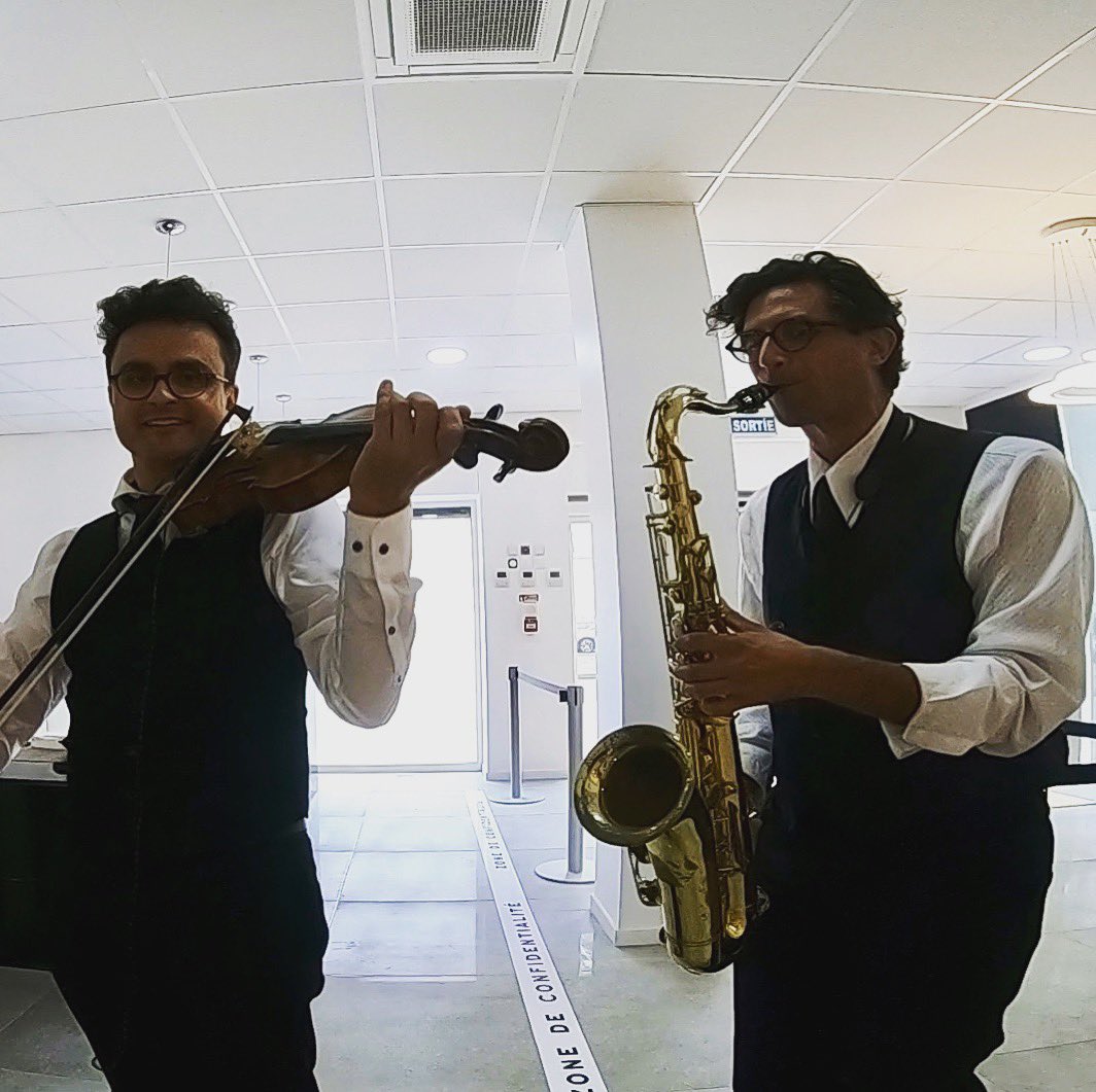 #cocktail #jazz en #duo #violon et #saxophone pour l’ #inauguation @POINTVISION_ du Havre 
#animationmusicale