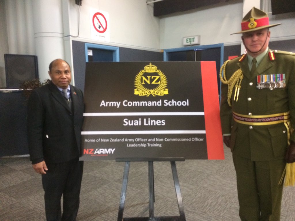AmisoCosta's tweet photo. Very pleased to receive a symbolic but meaningful gift    from Commandant of NZ Army Command School - ‘Suai Lines’, Lt. Colonel George Duncan who also served in Suai #TimorLeste during the dark period of 1999-2000. NZ is part of our journey ‘n history. https://t.co/KBiCmEk9wl