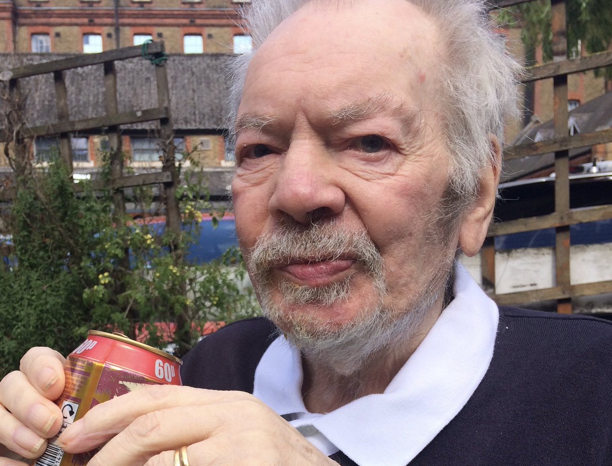 BerW1ckStMarket's tweet photo. RIP Alex Bussey_oldest licenced West End Trader, wonderful story-teller and Freeman of the City for saving a policemanβs life in a brutal attack on Whitehall (also a boxer) #barrowboy #trader #boxer #nealsstreet #berwickstreet #whitehall #freeman #singlehanded #W1 https://t.co/7JJSpr0ZQA