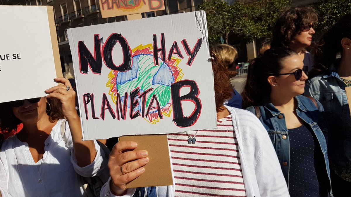 FASaragon's tweet photo. No hay planeta B 
Movilizaciones en todo #Aragón #cooperacionXelclima ÚNETE #HuelgaMundialPorElClima #27S #HuelgaClimaticaGlobal #ClimateStrike #27SHuelgaMundialPorElClima #TodasPorElClima https://t.co/yOeRy09vQ3