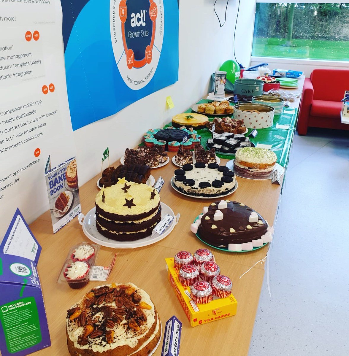 Swiftpage's tweet image. Swifties have put on their aprons and taking part in the World&apos;s Biggest Coffee Morning to raise money for @macmillancancer #MacmillanCoffeeMorning @macmillancoffee #SwiftieBakeOff