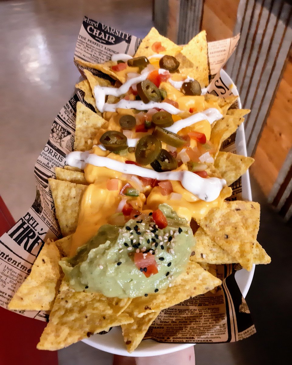 RusticUrbanFood's tweet photo. Una de Nachos!!!
Crema de queso "casera", pico de gallo, jalapeños, crema agria y guacamole de la casa.

#Esplugues #Cornella #Lh #SantJust #SantJoanDespi #MolinsdeRei #BaixLlobregat #santfeliu #espluguesdellobregat #Bcn #SantBoi https://t.co/DFvcbw8JaZ
