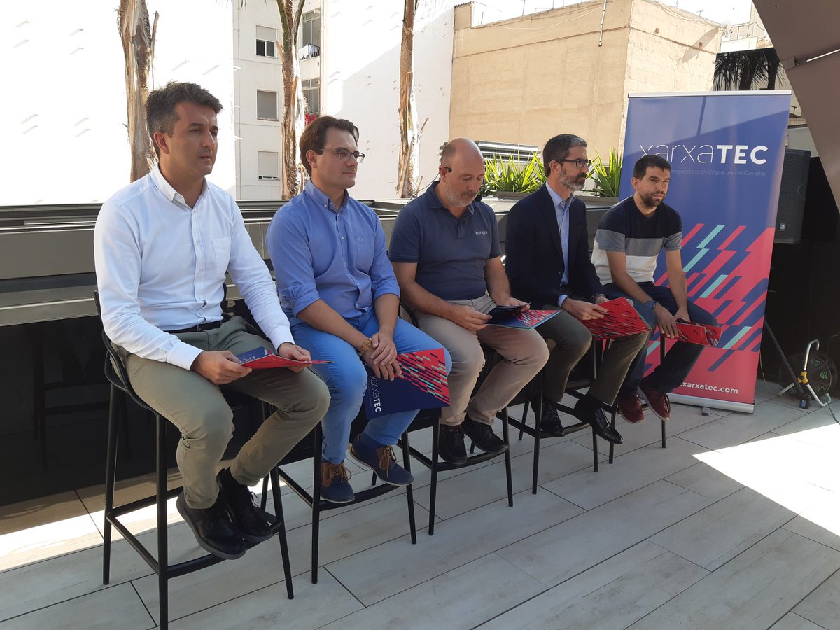 CEEICastellon's tweet image. De izquierda a derecha, @ignaciollopis (@iotsens), @Josebortcs (@EventsCase), @alexis_nadal (@NayarSystems), @JustoVellon (#CEEICastellón) y Sergio Aguado (@Cuatroochenta) en la presentación de #Xarxatec, la nueva asociación de empresas tecnológicas de Castellón.