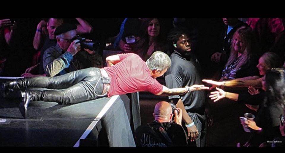 llangway's tweet photo. Tonights the night! @JourneyOfficial and @arnelpineda kick off the tour! Can't wait to see everyones concert pics! #excitement #AProcks #HappyFrontManFriday https://t.co/pGRzuXfh5P