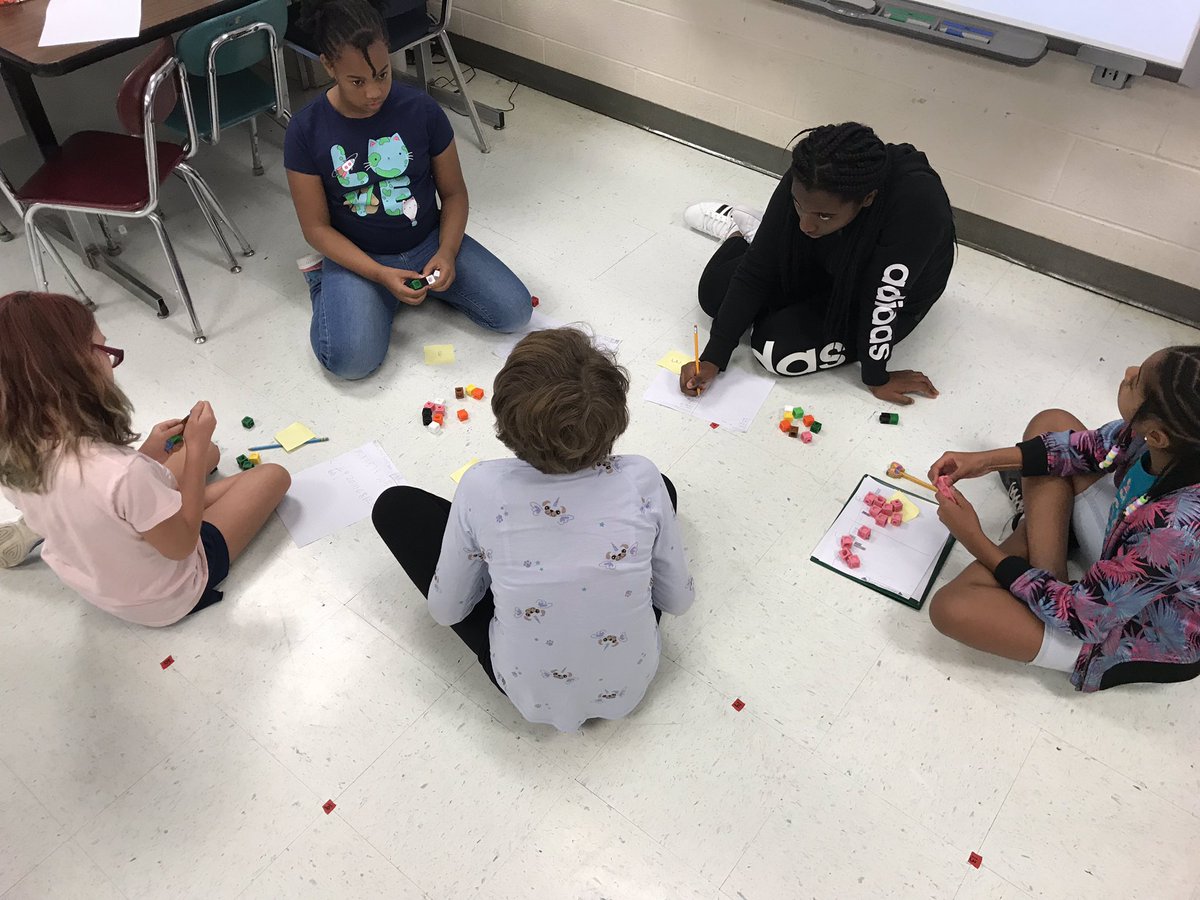 MrWebsterCH's tweet photo. Math scholars working together to find prime and composite numbers #chdreambuilders https://t.co/AZz1oPjI82