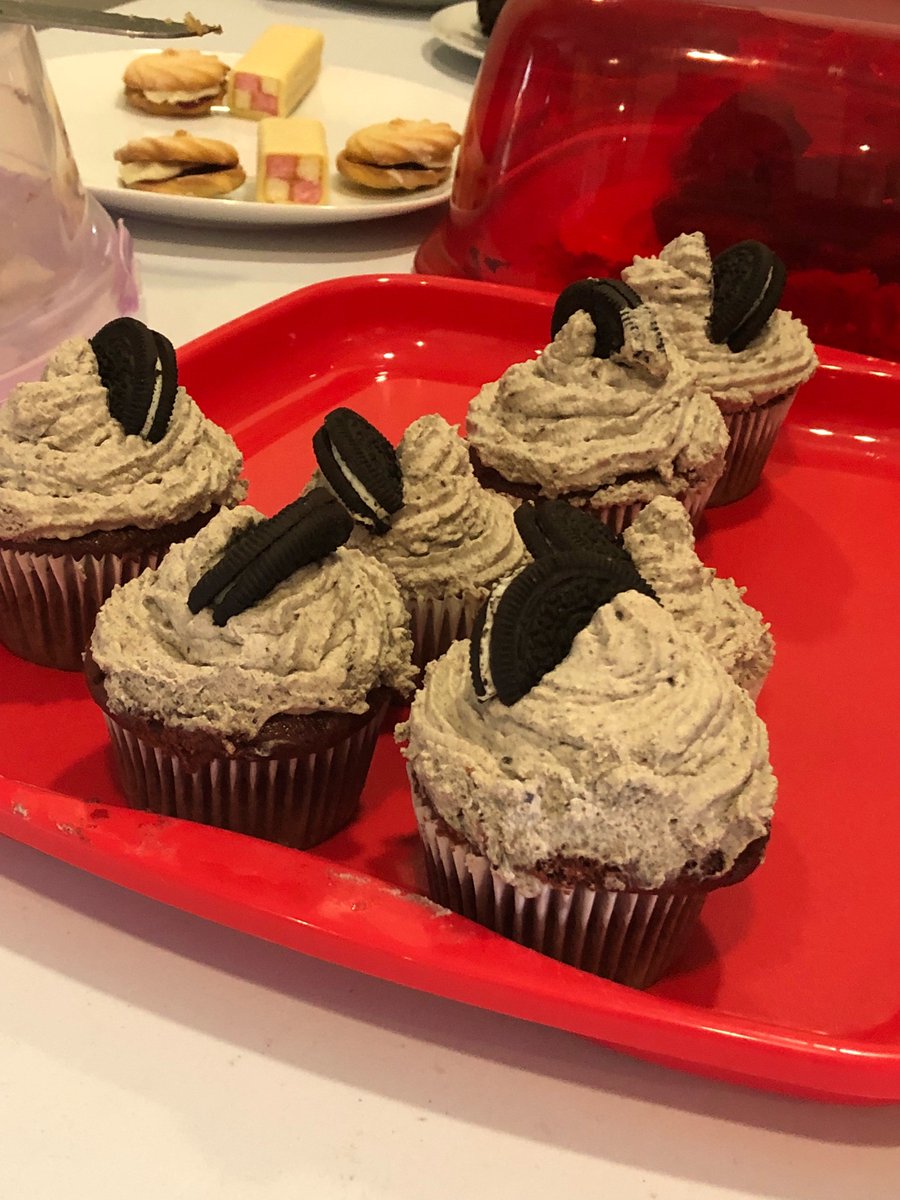 inchoraltd's tweet photo. It's #MacmillanCoffeeMorning at the Farnborough office! These oreo cookie muffins have been going down a treat! Hopefully we'll raise lots of money for a great cause. 🍩🍰🎂🧁 https://t.co/yLGSnx2GuF