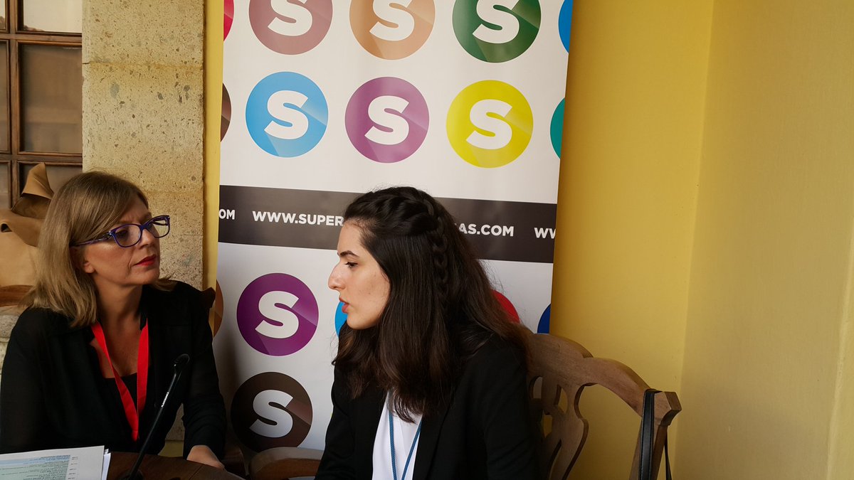 NemeSys20's tweet photo. ¡Oye! Que #SuperHéroes19 también tiene su programación en FB! La gran @Francoisebe (a la que amamos e idolatramos) vuelve con sus entrevistas, esta vez en formato FBLive. ¡Vete pallá, muchach@! https://t.co/6eaoAOAB19