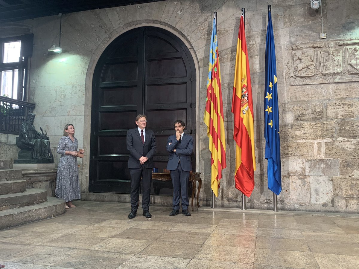 eiblasco's tweet photo. Lliurament #PremisTurisme @GVAturisme en Día Mundial Turisme 2019. Enhorabuena a tod@s los premiados@s y en especial a @GastroAlicante APEHA, y el reconocimiento a un gran hombre Eduardo Fayosz @CEV_CV https://t.co/Lxqkdrw5Ac