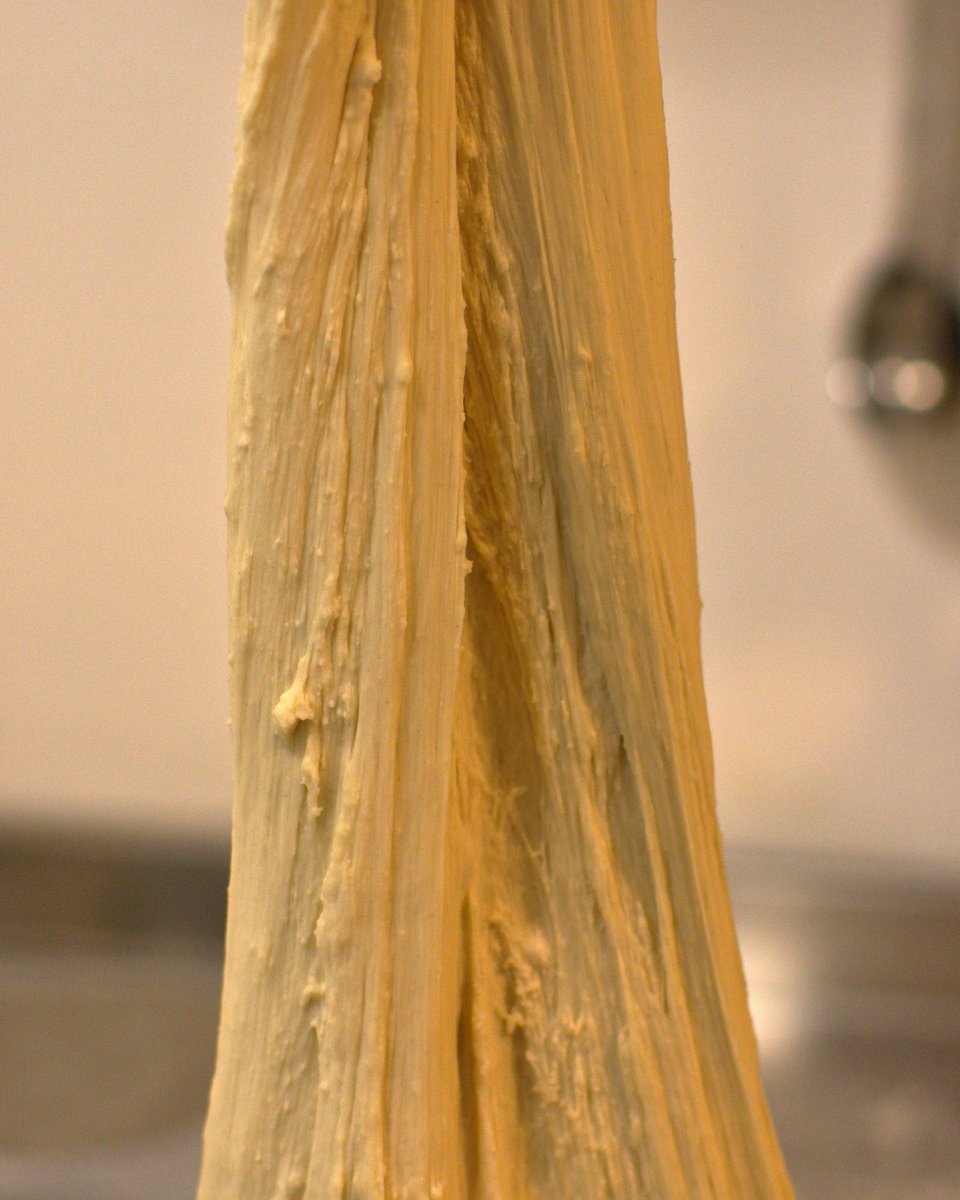 Our mixer broke yesterday, so we finished an entire batch of dough the old-fashioned way 💪✨
*
Come and marvel at our ripped upper body strength, and maybe get yourself a pizza while you're here 😍