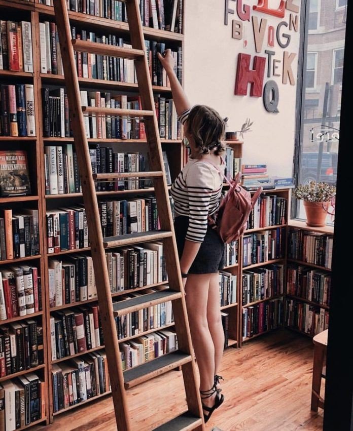 I wish I could step out of my comfort zone and dress more like this.