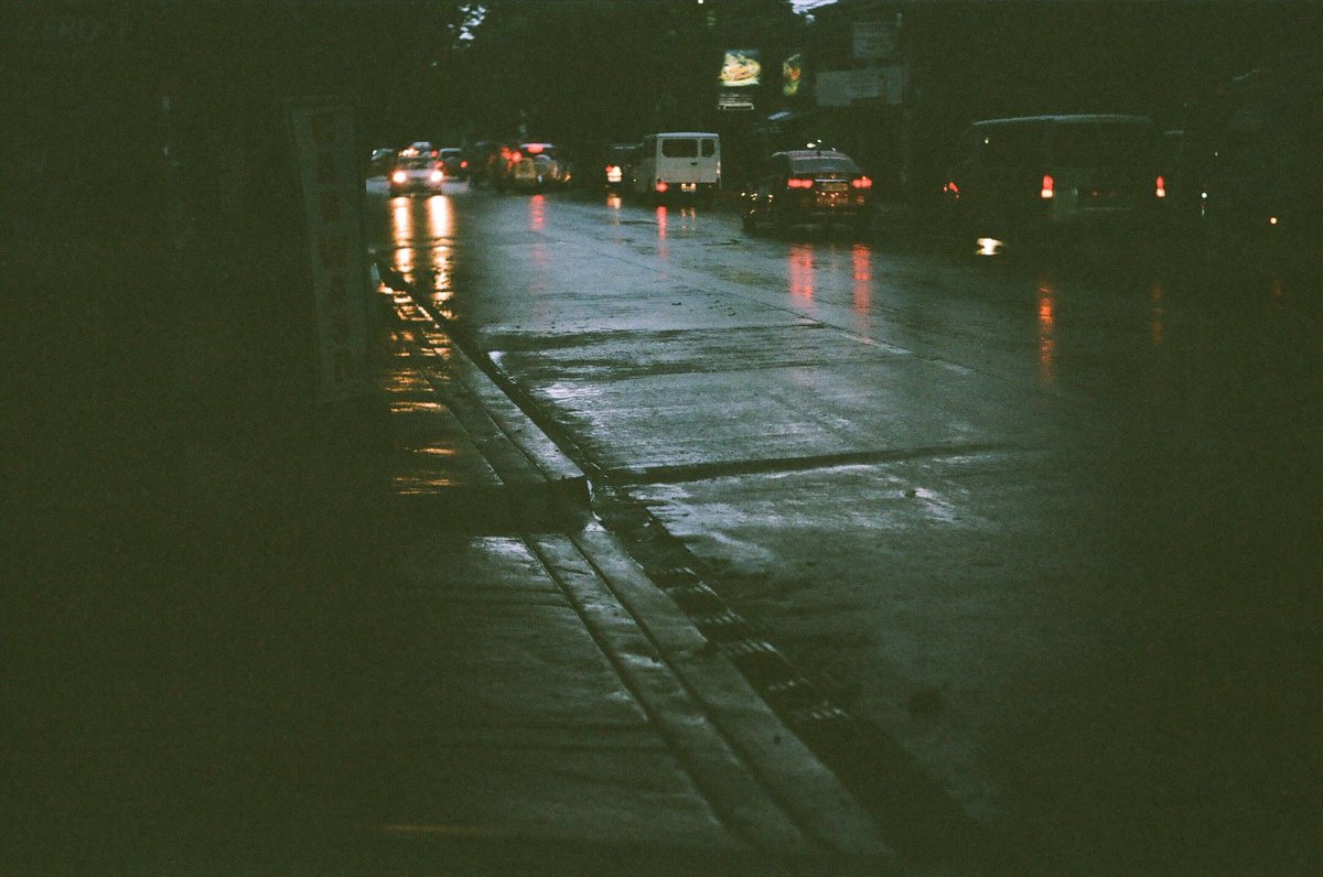 pg_the_Arya's tweet photo. metro manila rain #pilm #35mm https://t.co/X17qqXtMbt