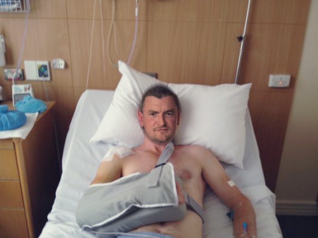 FealeyRhys's tweet image. working up Prince Charles, went to work early, found a empty bed. Took a photo with a cast on and sent it to my boss LMFAO!!! Had him going for ages I did, I knocked the window and waved to him and took the cast off!They were creased to the max! #FealysFridayAntics #FealysOnFire