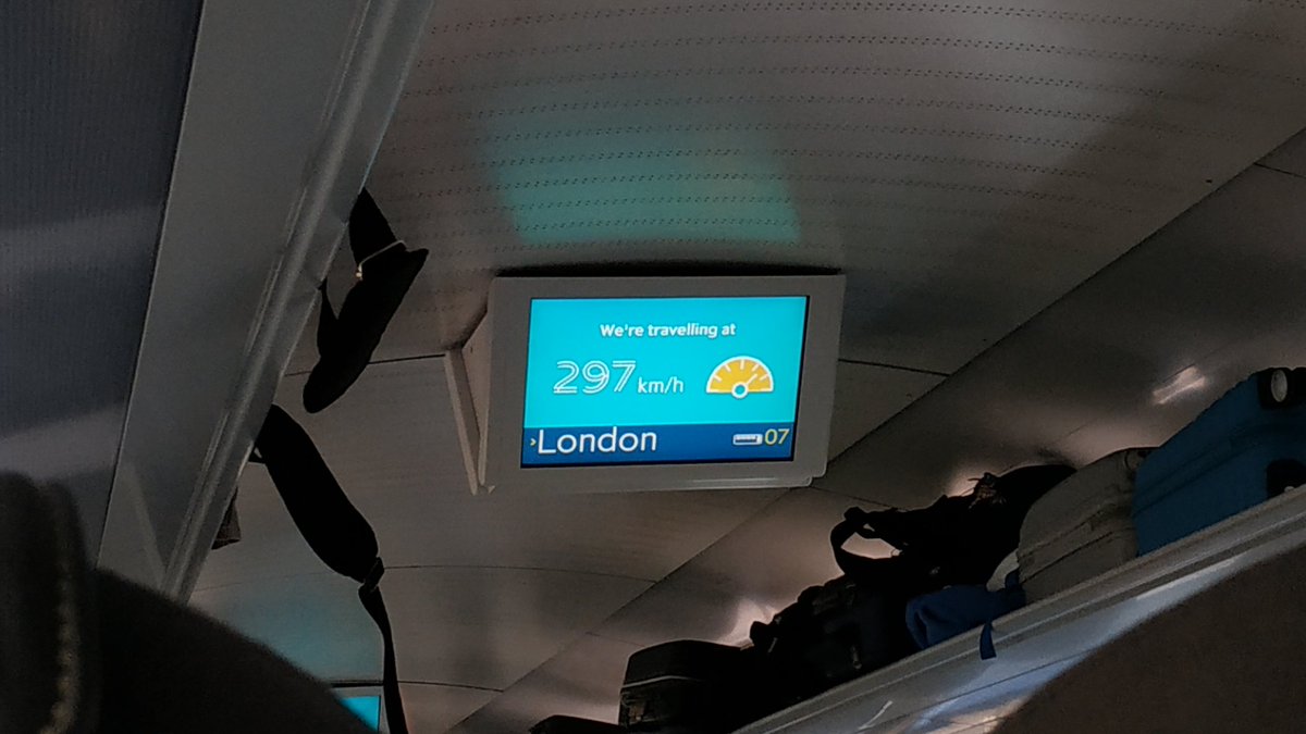 leoeloi's tweet photo. Simbora pra Londres, me preparando pra passar pelo Eurotunnel, 50km embaixo d'água. #es9019 @Eurostar #trembala https://t.co/av6Pul9RCn