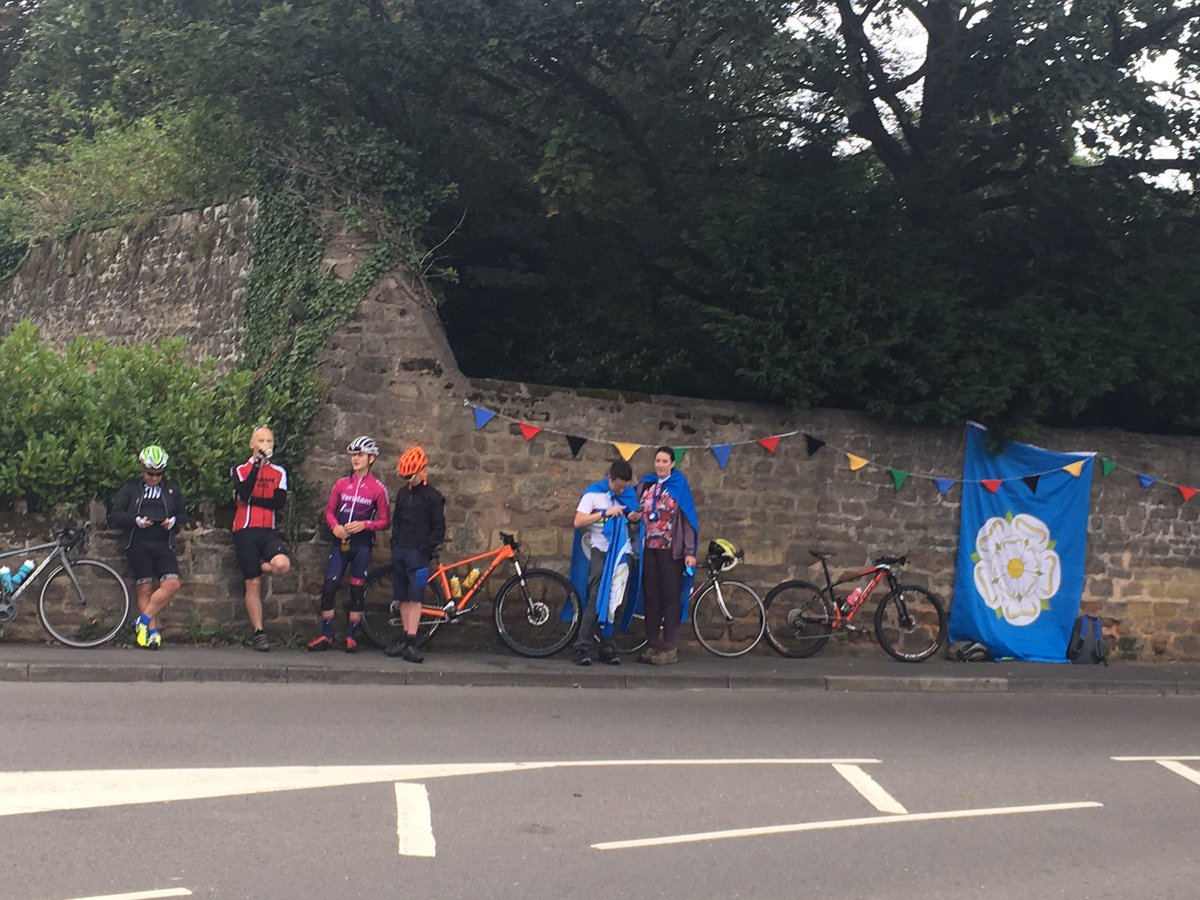 EmilyKerrITV's tweet image. The crowds are out in #Spofforth ready to cheer on the riders in @Yorkshire2019 Nice to see lots of doggy supporters too! @itvcalendar