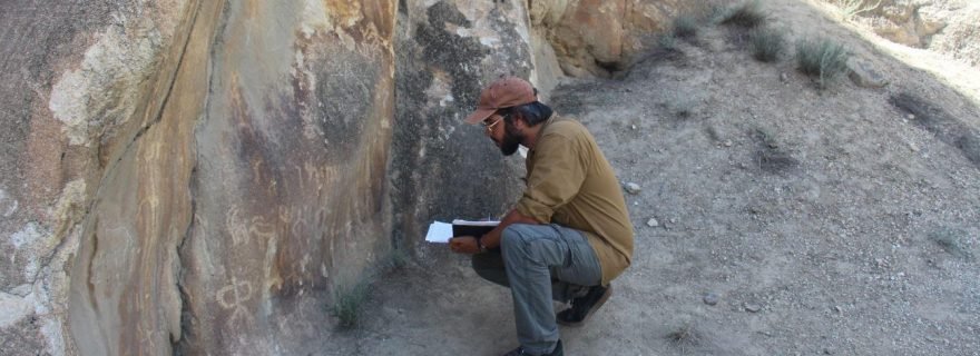 LeidenArchaeo's tweet image. Having visited undocumented and threatened petroglyphs in Pakistan, our master&apos;s student Alexander Mohns shares his remarkable experiences in a blogpost leidenarchaeologyblog.nl/articles/petro… #archaeology #archaeologyblog
