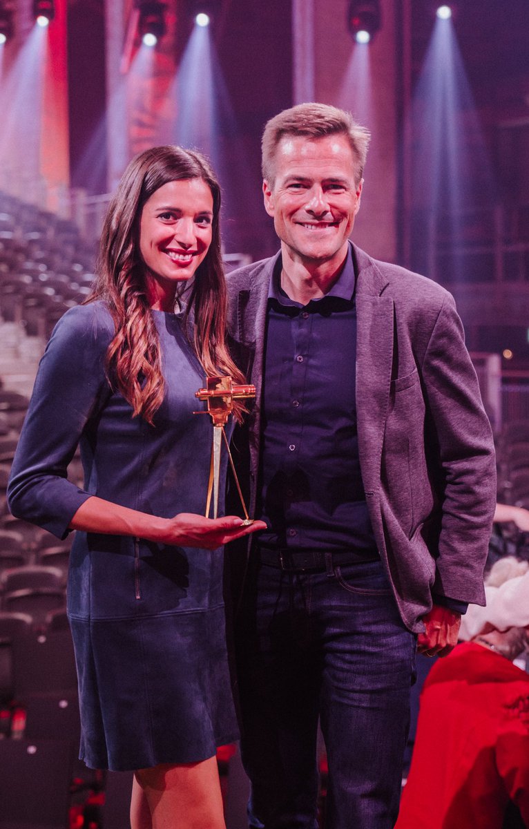 Danke für die #goldenekamera danke #youtube #funkemedia #google ❤️❤️❤️ <a href="/phjustus/">Philipp Justus</a> #YTGKDA