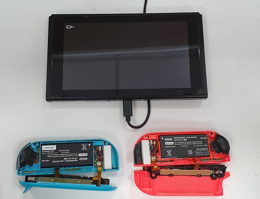 yoursmartfix's tweet photo. Remember that SmartFix can save you the trouble of sending your Switch away to Nintendo if you have issues
We offer Joy-Con repairs at a fraction of the speed of Nintendo!
Get in touch now if you have an issue
#nintendoswitch #joycondrift #consolerepairs https://t.co/FQKulkmrzm