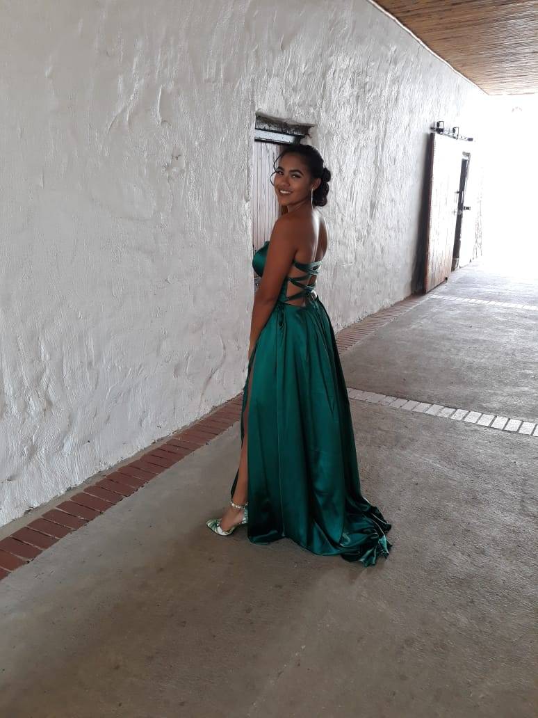 Happy Friday. Fairmont matric ball 2019!!! #flashbackfriday #fashionfriday #matricball #partytime #custommade designs #IrisFashions #SouthAfrica #DefineYourself #LoveYourBody #designingandsewing #myowndesigns