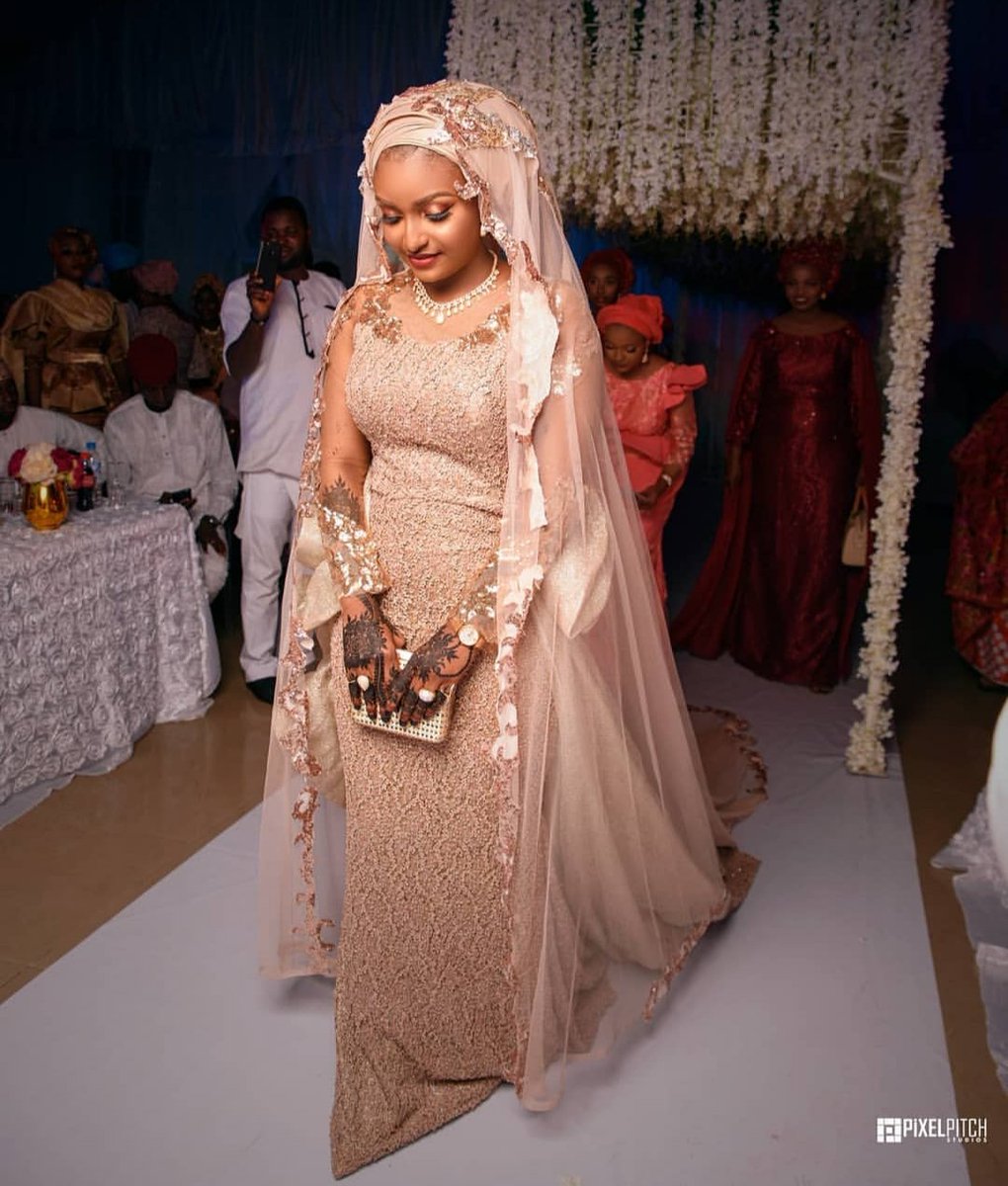 Abuja_Weddings's tweet photo. To love and to behold.
#Rush19
Photography by @artssassin
Decor by @rymbasgalore
Bride's gown by @bouderieapparel
#abujaweddings https://t.co/XNjZBaEdHL