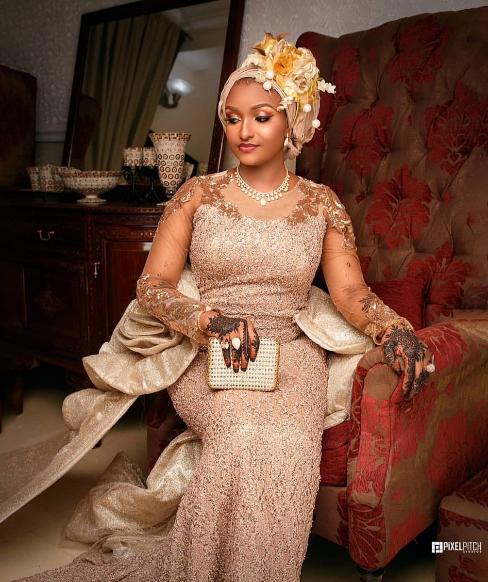 Abuja_Weddings's tweet photo. To love and to behold.
#Rush19
Photography by @artssassin
Decor by @rymbasgalore
Bride's gown by @bouderieapparel
#abujaweddings https://t.co/XNjZBaEdHL