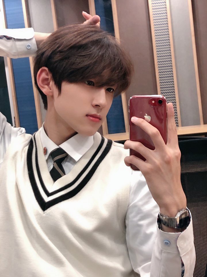 Woollim_rookie's tweet photo. [Woollim Rookie_민서, 성준] 🎁

와! 드디어 금요일입니당🥳 요즘 날씨 진~짜 좋은데, 주말에 다들 무슨 즐거운 계획 있으신가요?! 멋진 막내즈😎 보시고 행복한 주말 보내세요☘

#woollim #울림 #김민서 #이성준 https://t.co/B563VGD55J
