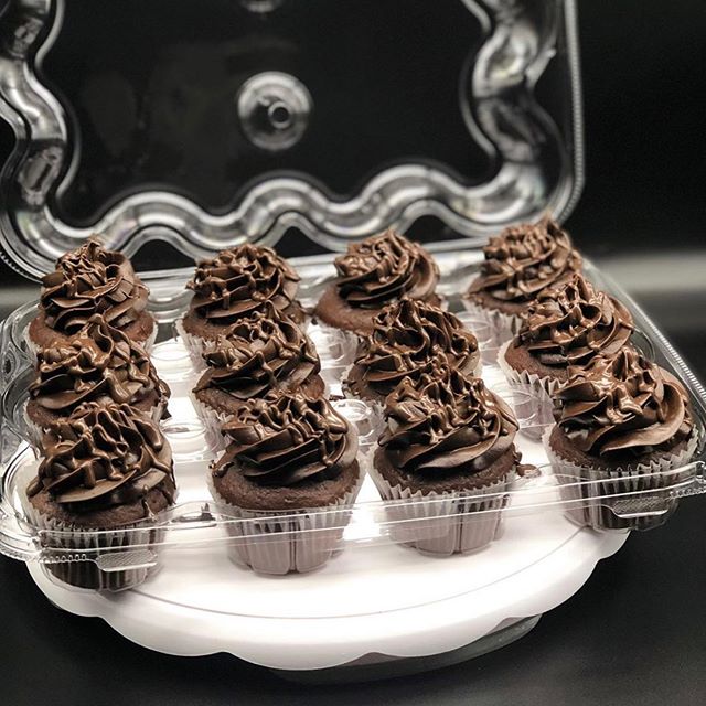 KitchenSenses_'s tweet photo. Reposting @maxresultsnow: - via @Crowdfire 
🗣J O E Y ‘S • S W E E T • D E L I G H T ‘S
.
.
.
.
.
.
Order your sweet treats to maximize any &amp; every event. 
@joeys_sweet_delights 👉🏽🎂 🍰 🧁 .
.
.
.
.
.
#growforwardnow #cake #brand #food #cupcakes #wedding #sweet16 #party https://t.co/vDdIARjfGf