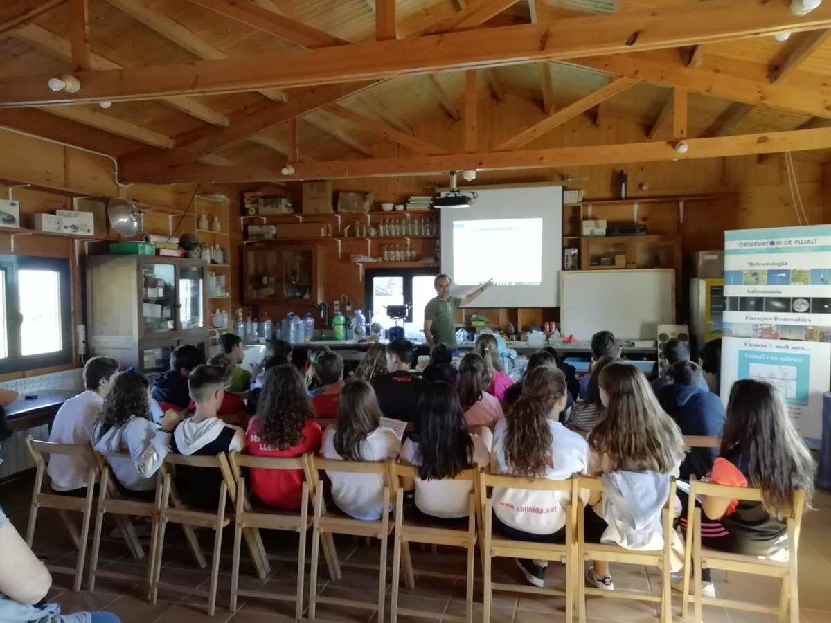 InsAlpicat's tweet photo. "Hi ha alternatives d'energia a Alpicat?"Els de 3r d'ESO aprofundeixen en el tema avui a l'@Observatori de Pujalt,on es fa investigació i didàctica de la meteorologia i l’astronomia i es treballa la conscienciació pel medi ambient i les energies renovables.#noméstenimunplaneta https://t.co/3HW36xlXZU
