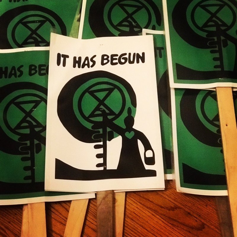 XRHamont's tweet photo. Non-violent protests are twice as likely to succeed as armed conflicts, + those engaging a threshold of 3.5% of the population have never failed to bring about change.
New Zealand achieved this today.
Canada's next.
#Chenoweth @ExtinctionR #schoolstrike4climate #ClimateStrike https://t.co/f7AMs0WB4h
