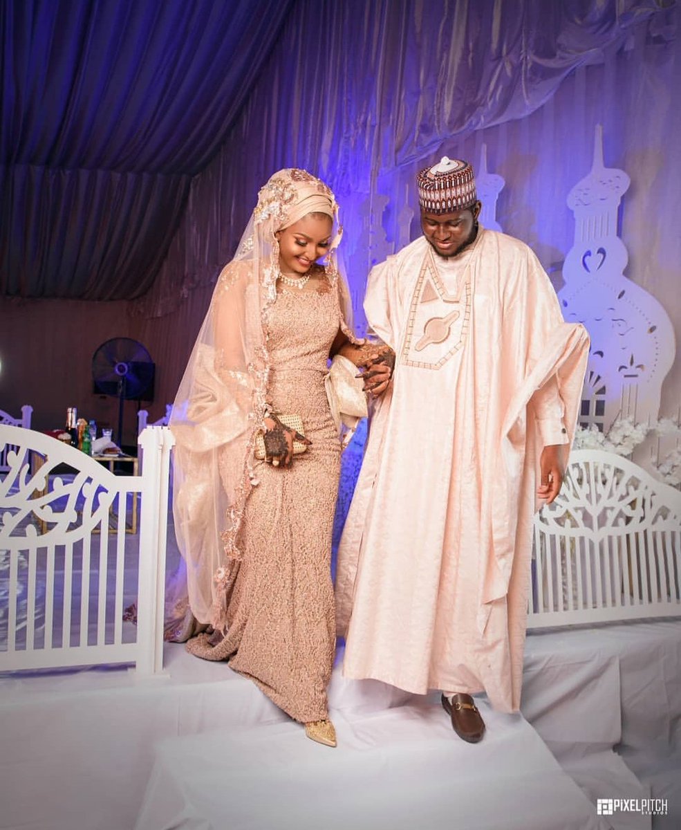 Abuja_Weddings's tweet photo. To love and to behold.
#Rush19
Photography by @artssassin
Decor by @rymbasgalore
Bride's gown by @bouderieapparel
#abujaweddings https://t.co/XNjZBaEdHL