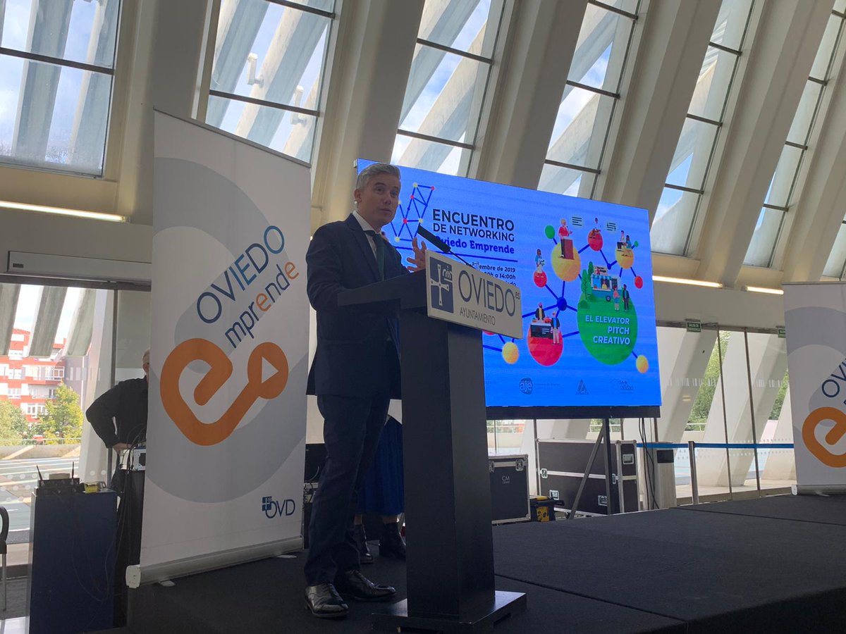 clubcalidadcom's tweet photo. Tras la apertura oficial del encuentro por parte de las entidades organizadoras, damos paso a la conferencia de @mariamunozroca y a la presentación de los #elevatorpitch de las empresas participantes. #NetWorkOVD https://t.co/kuaGse7NE5