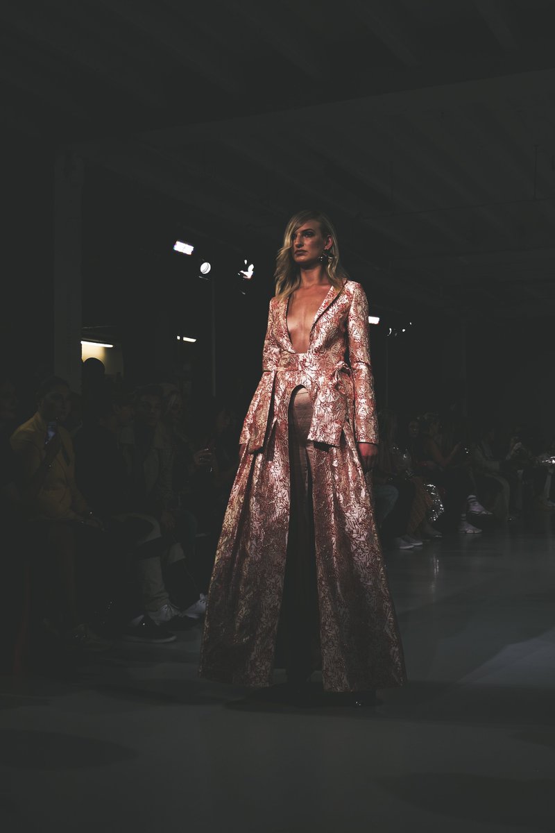 broke_magazine's tweet photo. @RohmirOR | SS20

Rohmir debuted its elegant and travel-ready SS20 collection ‘Voyage’, with light wear fabrics streamlining the female figure to flow ethereally around her.

See more: https://t.co/emV34Kdd9B

#rohmir #ss20 #fashionweek #lfw #modele #modelemagazine #magazine https://t.co/p8Y51tutcA