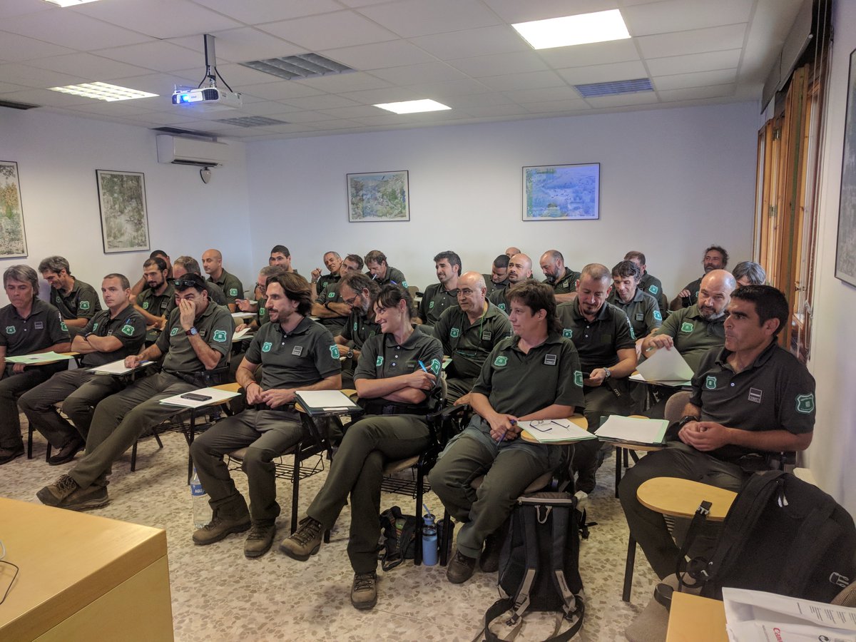 Continuamos en <a href="/SEO_BirdLife/">SEO/BirdLife</a> las acciones de formación para #AAMM. En este caso con miembros del Grupo Especializado contra el #Veneno y el Furtivismo de <a href="/agentsruralscat/">Agents Rurals</a>. Ejemplo de colaboración entre entidades implicadas en conservar la biodiversidad. #GuardianesdelaNaturaleza