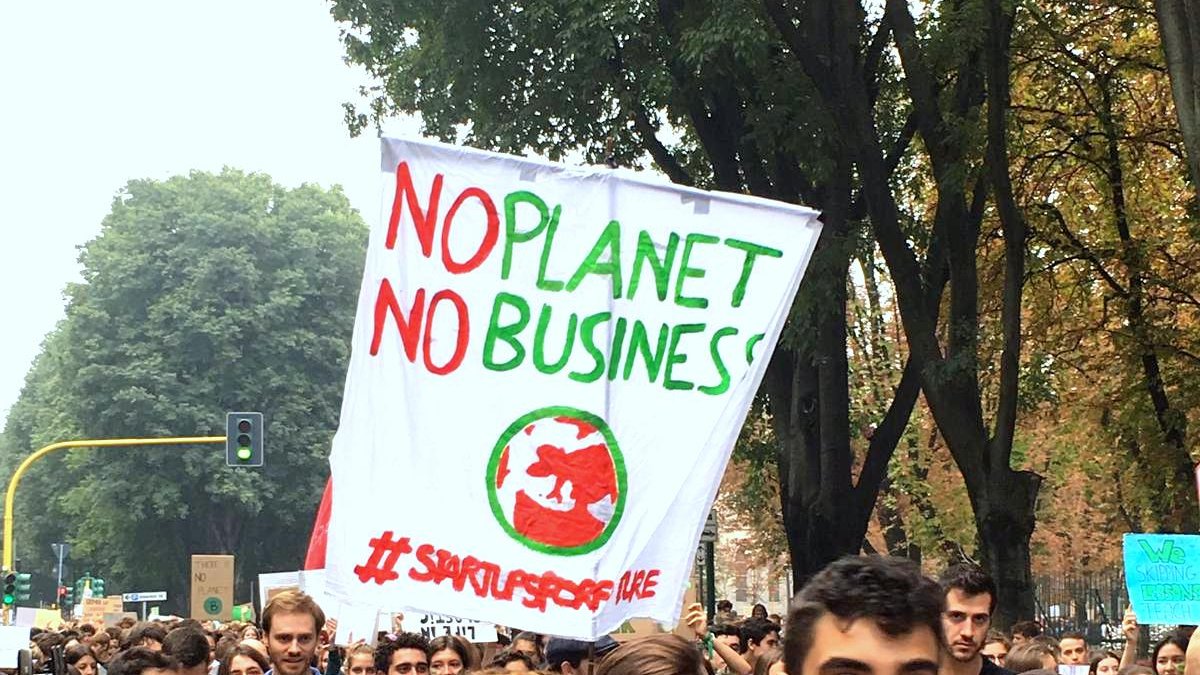 way2global's tweet photo. NO planet, NO business! 🌎#StartUpsForFuture #FridayForFutureMilano
#FridayForFuture #GlobalClimateStrike #ClimateChange #ClimateStrike #manifestazione #Milano #27settembre https://t.co/cORZyHe4l8