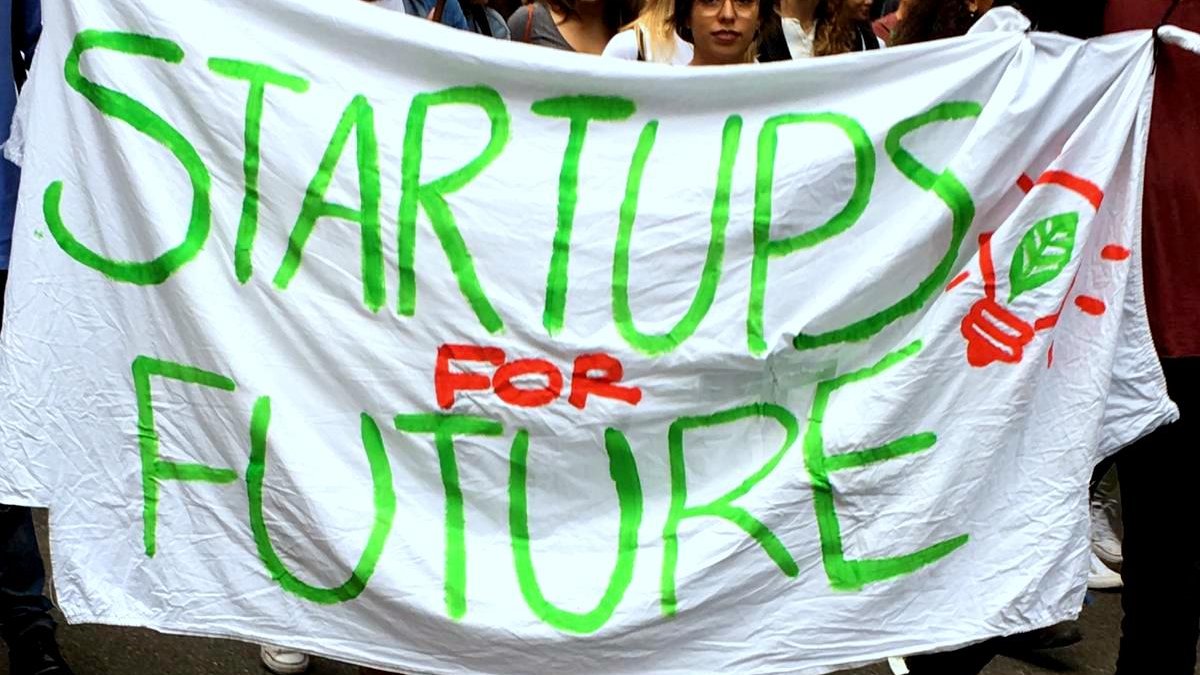 way2global's tweet photo. 🌎🌿💡#StartUpsForFuture #FridayForFutureMilano
#FridayForFuture #GlobalClimateStrike #ClimateChange #ClimateStrike #manifestazione #Milano #27settembre https://t.co/Al7cNovLWn