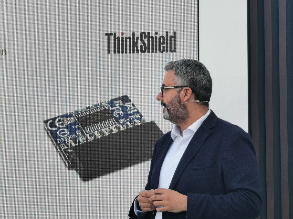 AHardDisksNight's tweet photo. Protección a nivel de hardware con el chip #ThinkShield, algo necesario para los portátiles de uso empresarial. Se ha incorporado a la nueva familia #ThinkBook de @LenovoES. #deThinkBookalcielo #ciberseguridad https://t.co/7bvVJtL5Kh