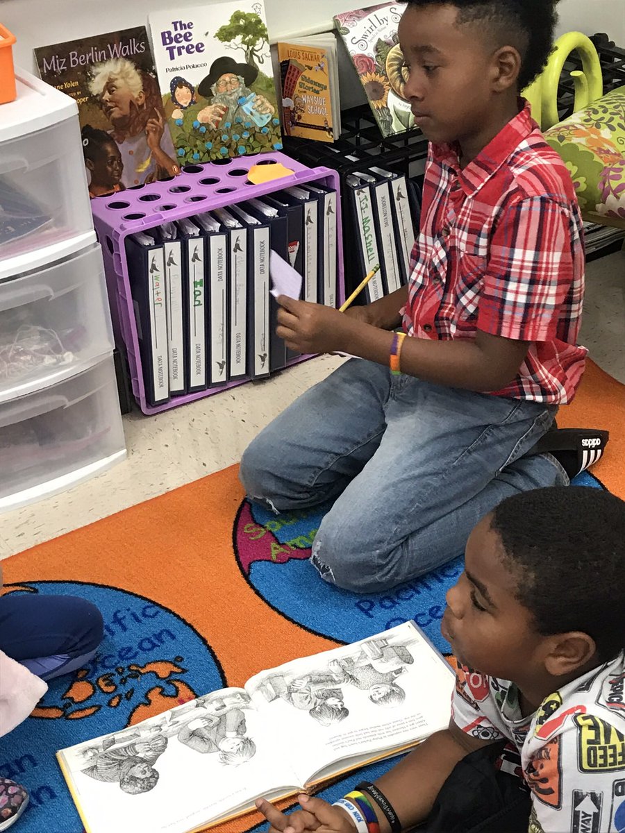 Christy_Cox515's tweet photo. Practicing making connections while we read in Reader’s workshop @AldermanEagles #welovestickynotes #classickidsliterature https://t.co/ov1MzyY4rt