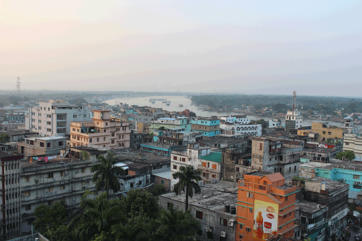 wilson_gail's tweet photo. Our project, @SHLC_Cities, is now on @instagram! Please follow, watch stories from our #cities & let us know know you think!
https://t.co/JLtVhSBis7
All images are taken by our @GCRF #urbanresearch team.
#wonkcomms #globaldevcomms #comms4dev #SDGs
📷: @irfanshakilthe1 https://t.co/DsKpT0pLup