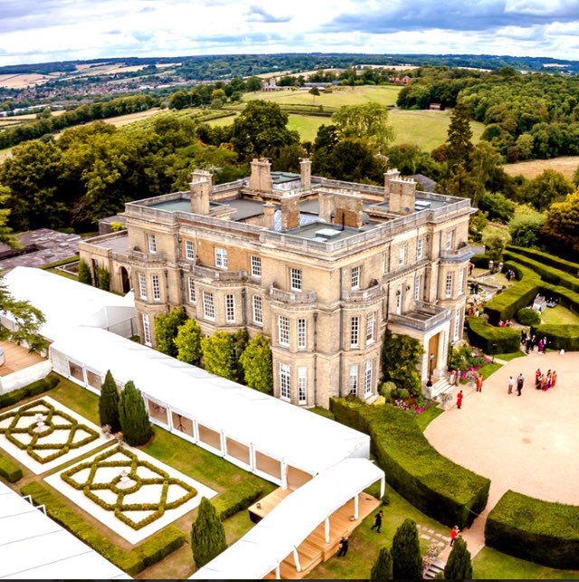Back at the beautiful <a href="/Hedsor/">Hedsor House & Park</a> this weekend, we love working at this venue!! ❤️🤩
•
•
#weddingplanner #asianwedding #hedsorhouse #venues #londonevents #Catering