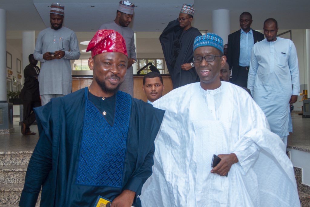 AshakaSaleh's tweet photo. Photo of the day @NuhuRibadu during the presentation of the #DigitalWealthBook authored by @Omojuwa at Shehu Musa Yar’Adua Centre, Abuja.
#CODED2019
#DigitalWealthBook https://t.co/X84eQZeFib