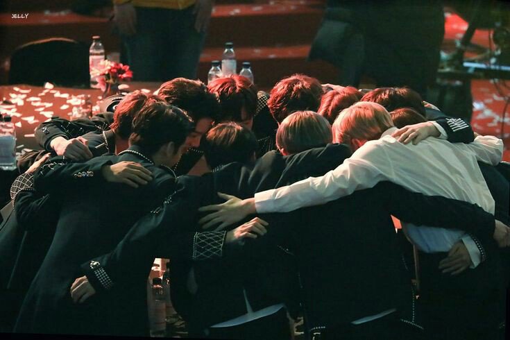 “1¹¹=1 forever ♡ i miss you so much wanna one~