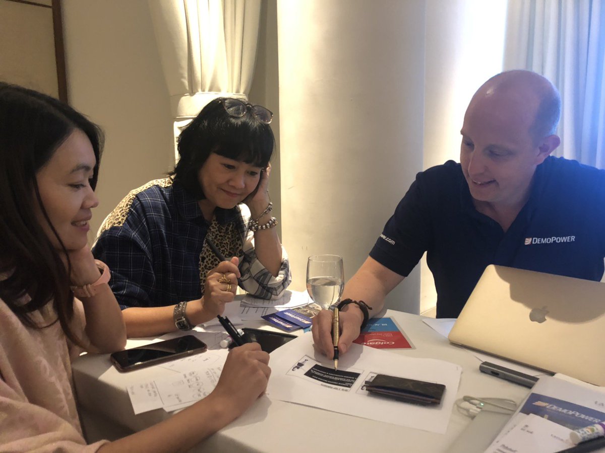 demopowerthai's tweet photo. ตัวแทนของ Demopower thailand 🇹🇭  ไเข้าร่วมการประชุม Annual Operation Plan ร่วมกับตัวแทนของเดโมเพาเวอร์อีกกว่า 15 ประเทศ 
ชนะเลิศ 4 รางวัล; 
🏆รางวัลธุรกิจเปลี่ยนเกม 2561 
🏆รางวัลธุรกิจเหนือระดับ 2561 
🏆รางวัลความคิดสร้างสรรค์2561 
🏆รางวัลธุรกิจการเก็บเกี่ยวทองคำ 2561 https://t.co/xm4T8j5ix9