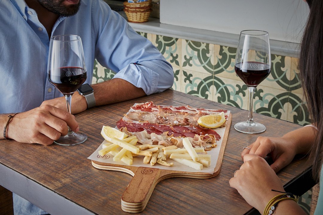 Tradición, cultura, paisajes, historia y lo más importante  nuestra comida ¡Feliz #DiaMundialDelTurismo! 💚😍💃#FelizFinDeSemana #Andalucia