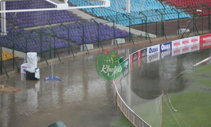 khelshel's tweet photo. Heavy Rain has badly affected the condition of National Stadium Karachi. Not suitable for play. 

#PAKvSL #Cricket #Pakistan #Karachi #Lahore #PCB #SriLanka #ODI #CricketComesHome #PakistanZindabad #NationalStadium https://t.co/0bpYic2gSE